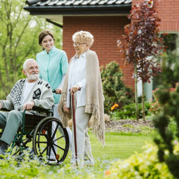 Feierliche Zertifikatsübergabe für Pflegebegleitende